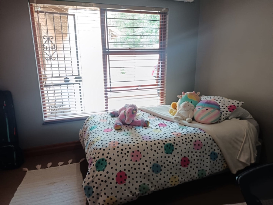 3 Bedroom Property for Sale in Roylglen Gardens Northern Cape